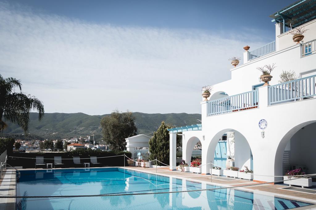 Nikis Village Poros Town ภายนอก รูปภาพ