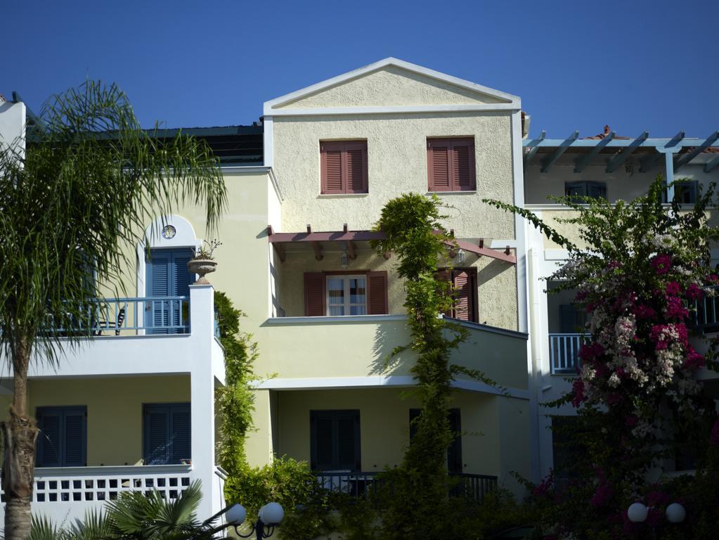 Nikis Village Poros Town ภายนอก รูปภาพ